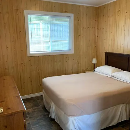 Wu Wu'S Cabins Wasaga Beach Exterior photo