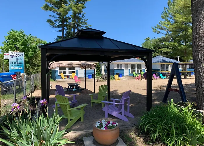 Wu Wu\'S Cabins