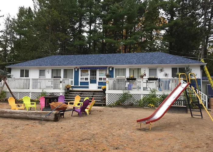 Wu Wu\'S Cabins
